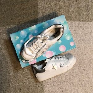 *Brand New* White & silver double star sneakers